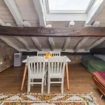 Casa Velarde Apto 1 *