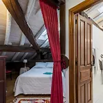 Casa Velarde Apto 1 *