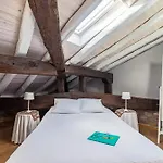 Casa Velarde Apto 1 *