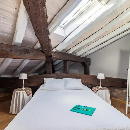 Casa Velarde Apto 1 *