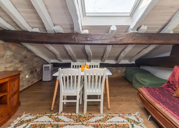 Casa Velarde Apto 1 *