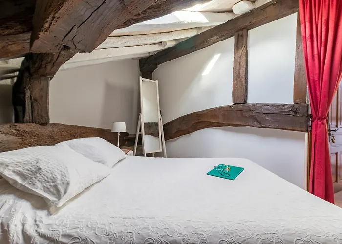 Casa Velarde Apto 1 * Viérnoles